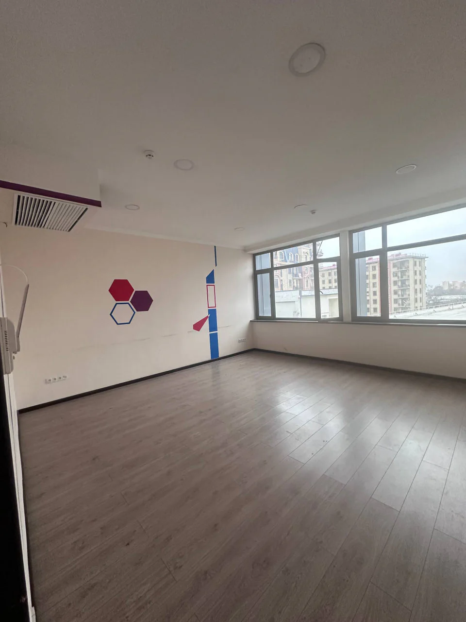 Аренда отдельно стоящего здания в Яккасарайском районе, 7 000 м² — Яккасарайский район, фотография 3