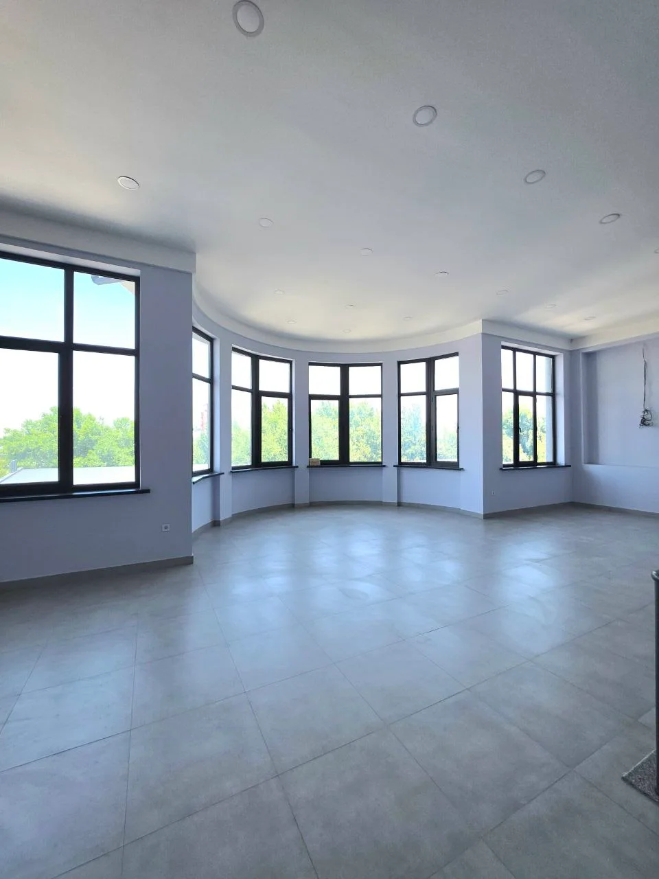 Продажа офиса в Олмазорском районе, 2 300 м² — софийская, фотография 3